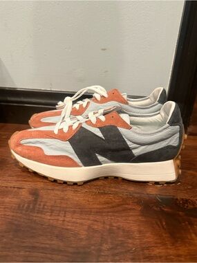 NEW BALANCE 327 MENS SNEAKERS, SIZE US 9.5, RUST BROWN/GREY